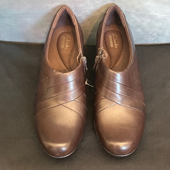 Clarks Hope Roxanne Women's Dark Brown Leather Side Zip Wedge Ankle Bootie Shoes - Picture 5 of 9